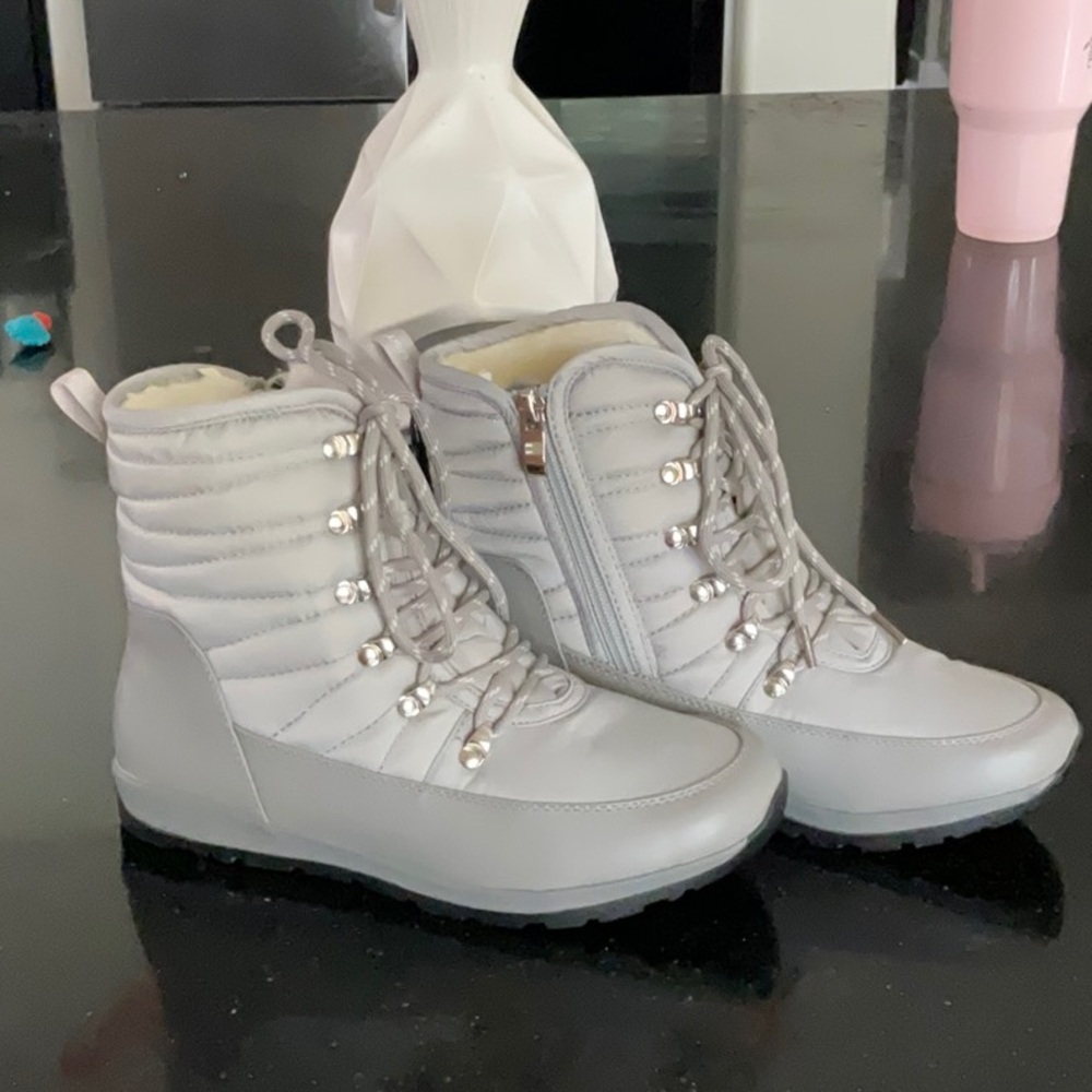 Stylish Gray Women's Winter Boots by Wanderlust